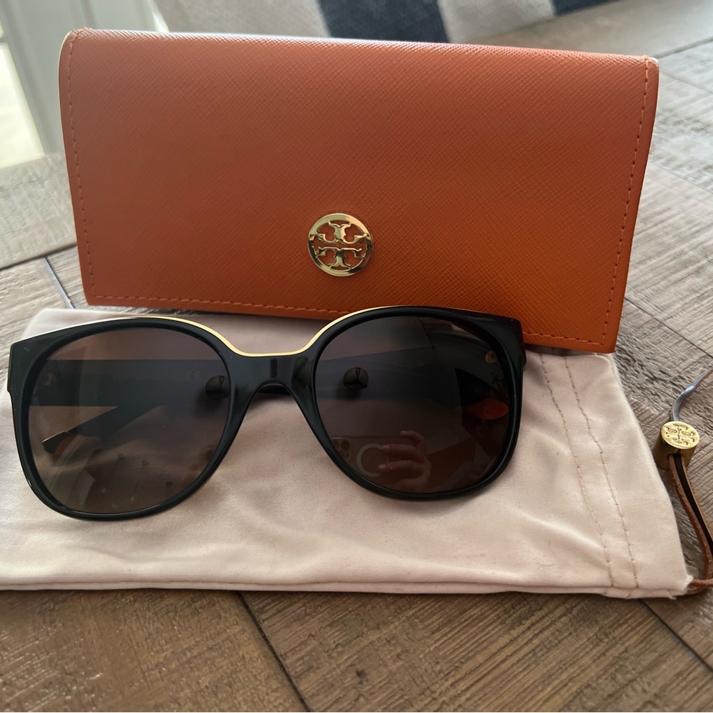 Tory Burch TY9042 polarized used sunglasses